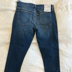 JOE’S Jeans- Mid rise skinny ankle